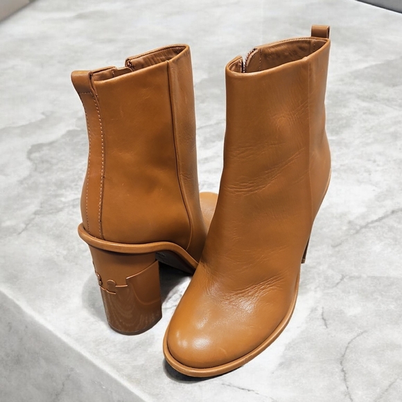 Tory Burch Shoes - Elegant Tan Ankle Boots Tory Burch